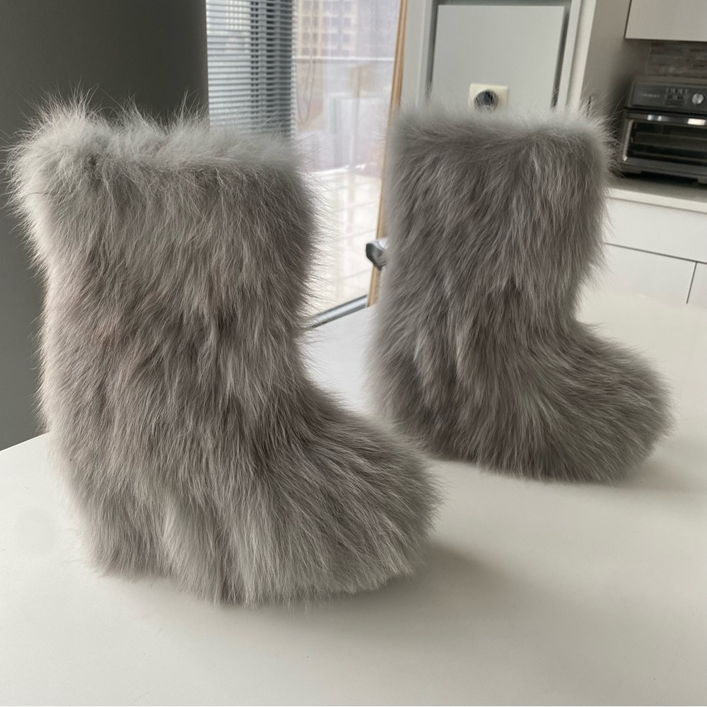 Grey snow boots